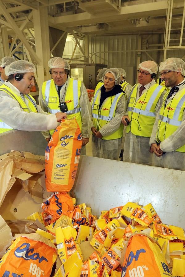 Juan Vicente Herrera visita las instalaciones de la azucarera Acor de Olmedo (Valladolid)