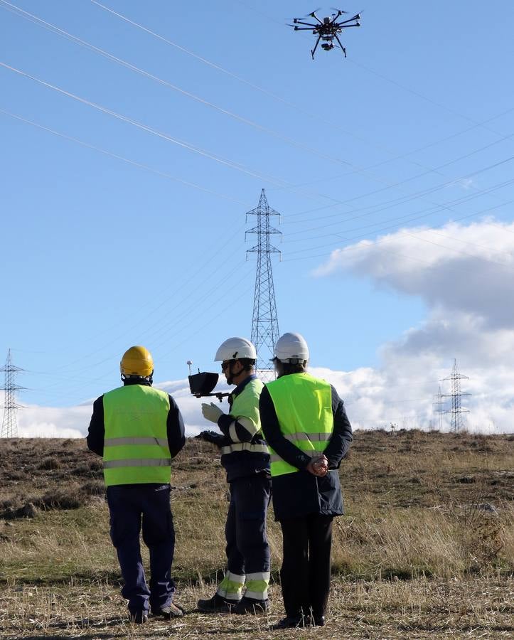 Unión Fenosa inspecciona las líneas eléctricas de Segovia con drones