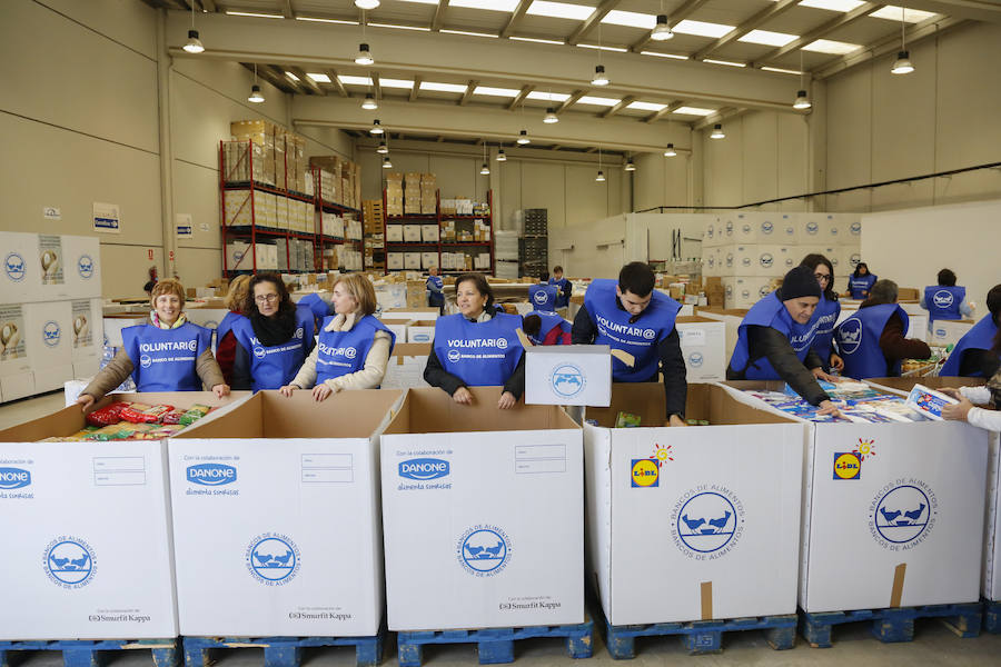 Visita de la Reina Sofía al Banco de Alimentos de Salamanca