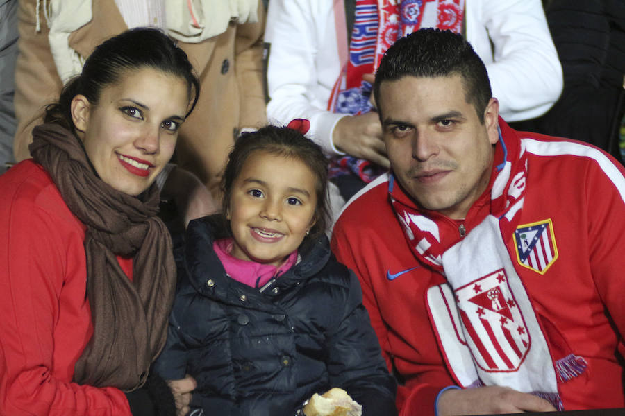Los aficionados llenan el Helmántico durante el partido copero entre el Guijuelo y el Atlético de Madrid (1/2)