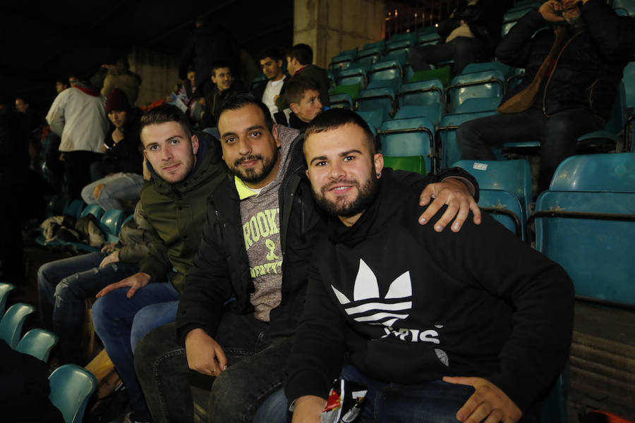 Los aficionados llenan el Helmántico durante el partido copero entre el Guijuelo y el Atlético de Madrid (1/2)