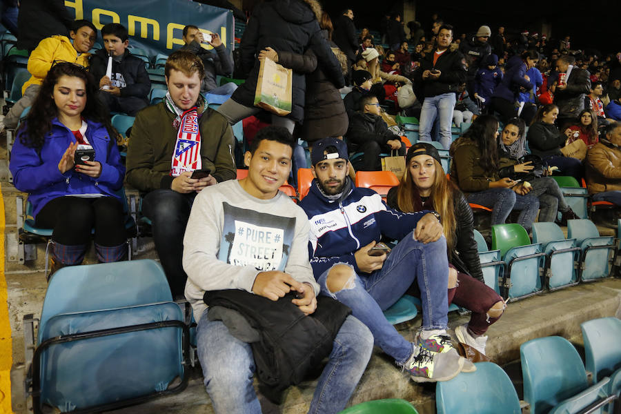 Los aficionados llenan el Helmántico durante el partido copero entre el Guijuelo y el Atlético de Madrid (1/2)