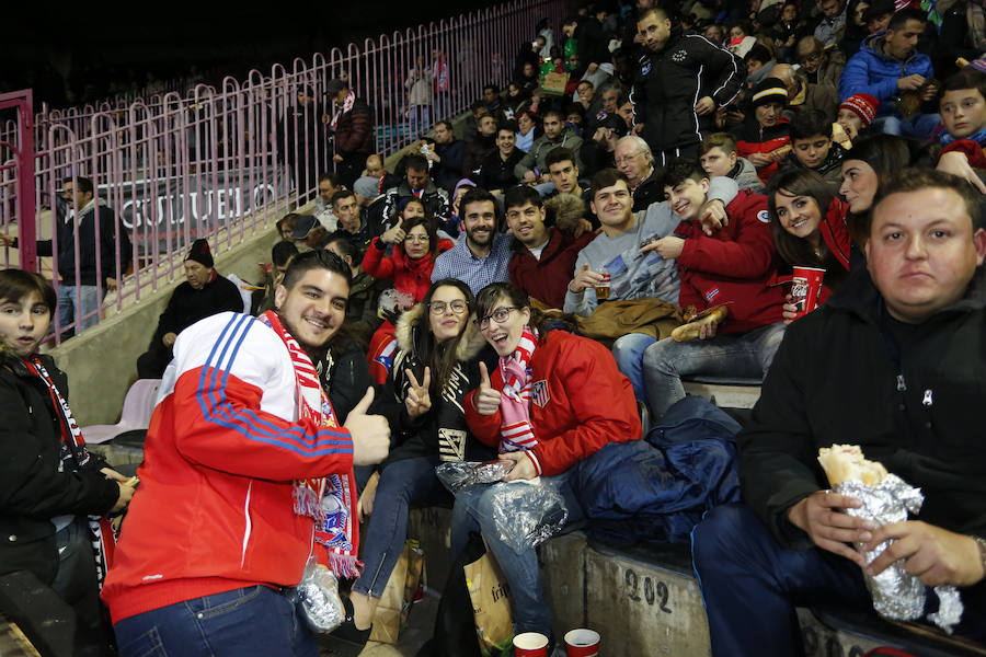 Los aficionados llenan el Helmántico durante el partido copero entre el Guijuelo y el Atlético de Madrid (2/2)