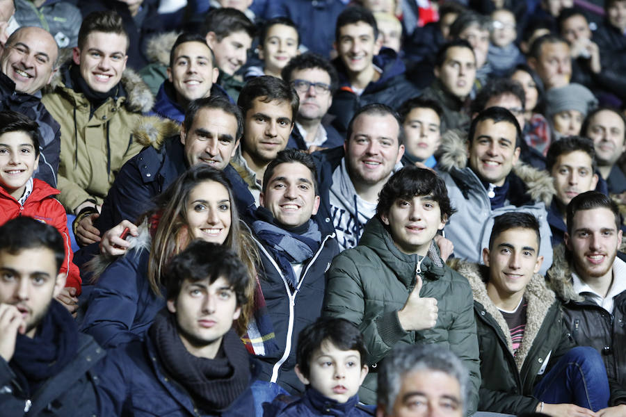 Los aficionados llenan el Helmántico durante el partido copero entre el Guijuelo y el Atlético de Madrid (2/2)