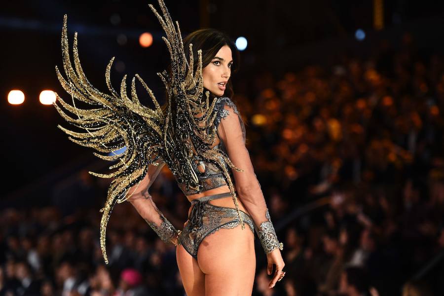 Desfile de Victoria&#039;s Secret 2016 en París (2/2)