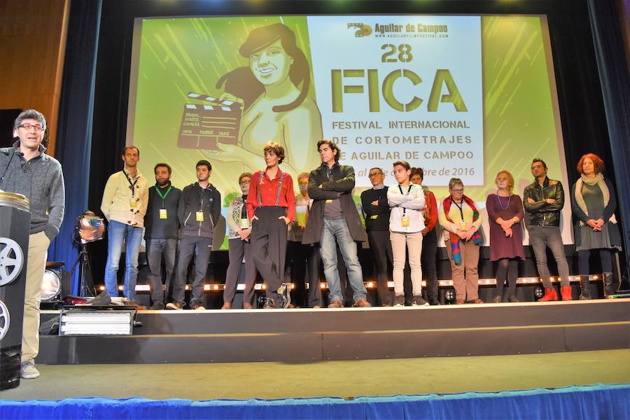 Entrega del Águila de Oro a Gracia Querejeta en el Festival de Cine de Aguilar