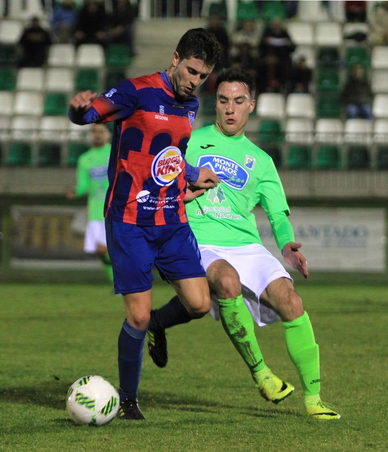 Partido de fútbol entre la Gimnástica Segoviana y el Almazán