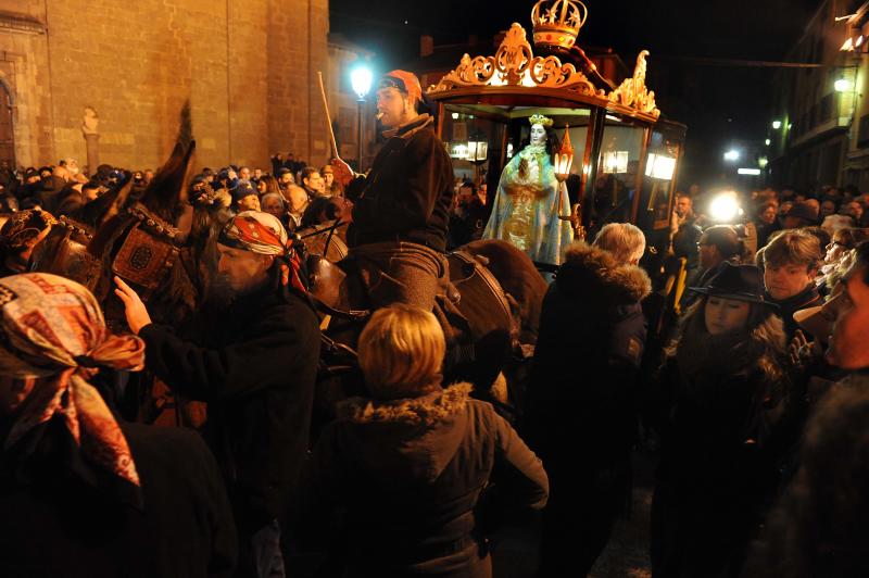 Subida a la ermita de Nuestra Señora de la Concepción de la Virgen de los Pegotes en Nava del Rey