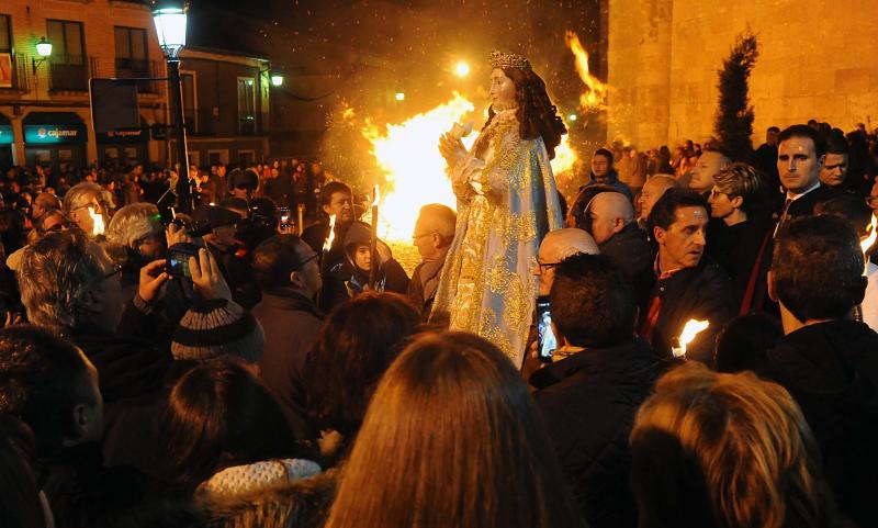 Subida a la ermita de Nuestra Señora de la Concepción de la Virgen de los Pegotes en Nava del Rey