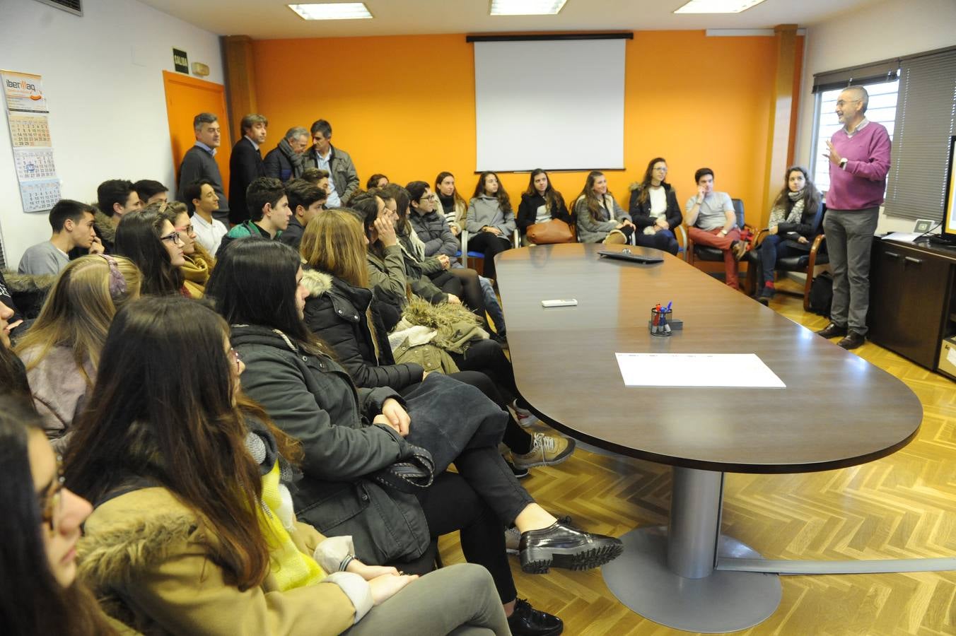 Alumnos del colegio Nuestra Señora de Lourdes visitan las instalaciones de Ibermaq dentro del programa STARTinnova