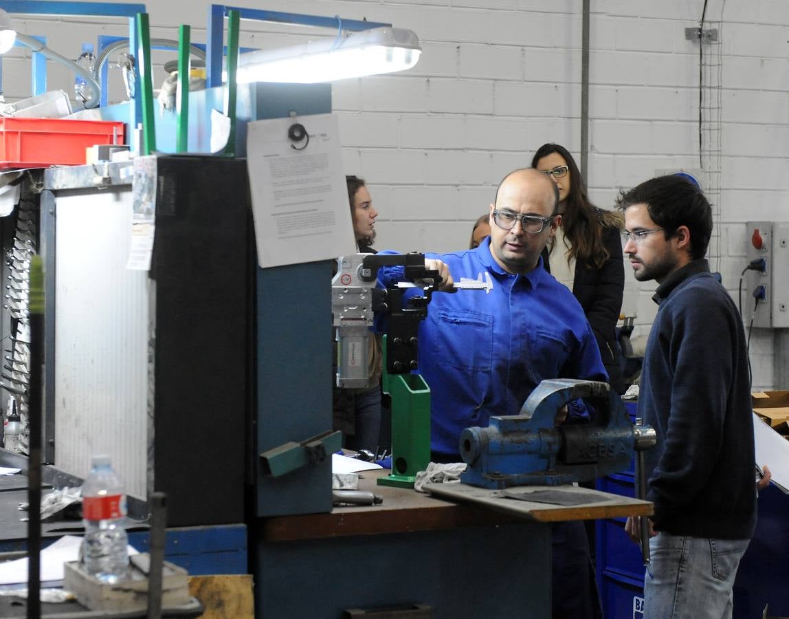 Alumnos del colegio Nuestra Señora de Lourdes visitan las instalaciones de Ibermaq dentro del programa STARTinnova