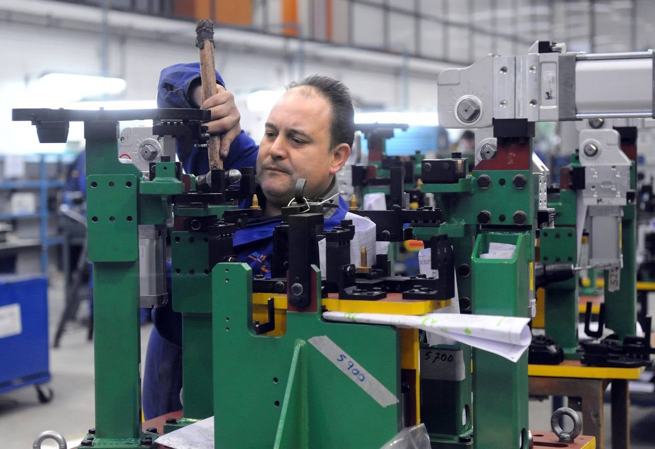 Alumnos del colegio Nuestra Señora de Lourdes visitan las instalaciones de Ibermaq dentro del programa STARTinnova