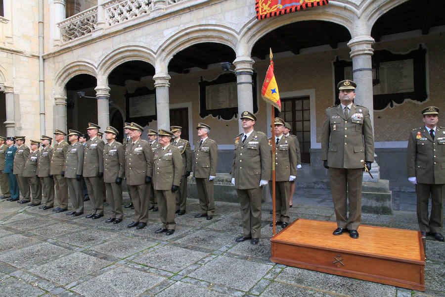 Toma de posesión del nuevo director de la Academia de Artillería, José María Martínez Ferrer