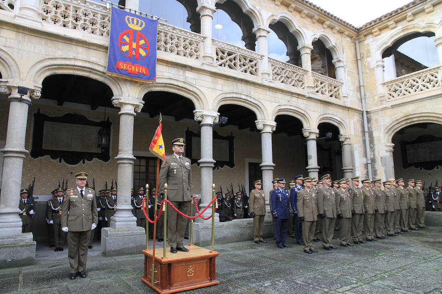 Toma de posesión del nuevo director de la Academia de Artillería, José María Martínez Ferrer