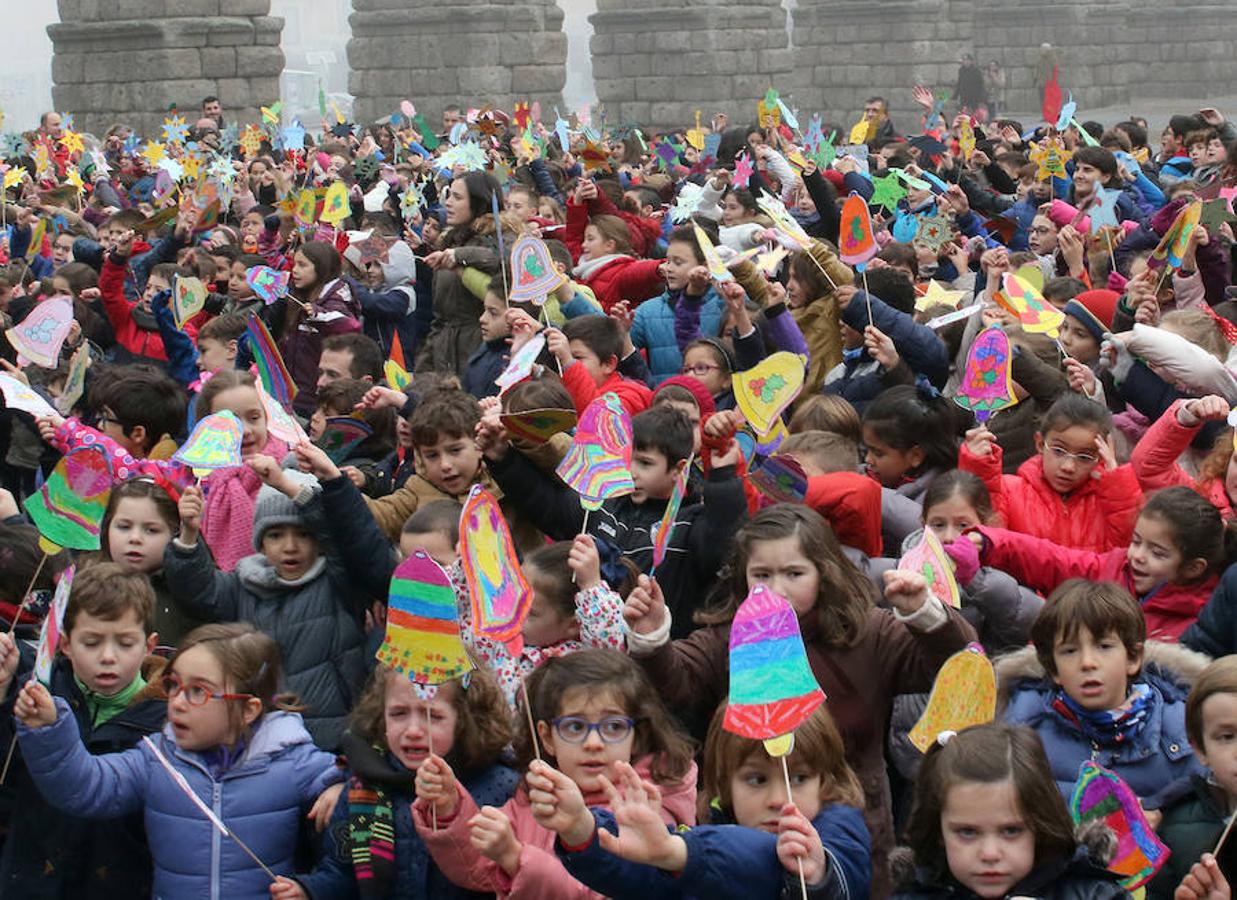 Los alumnos del colegio Claret de Segovia felicitan la Navidad
