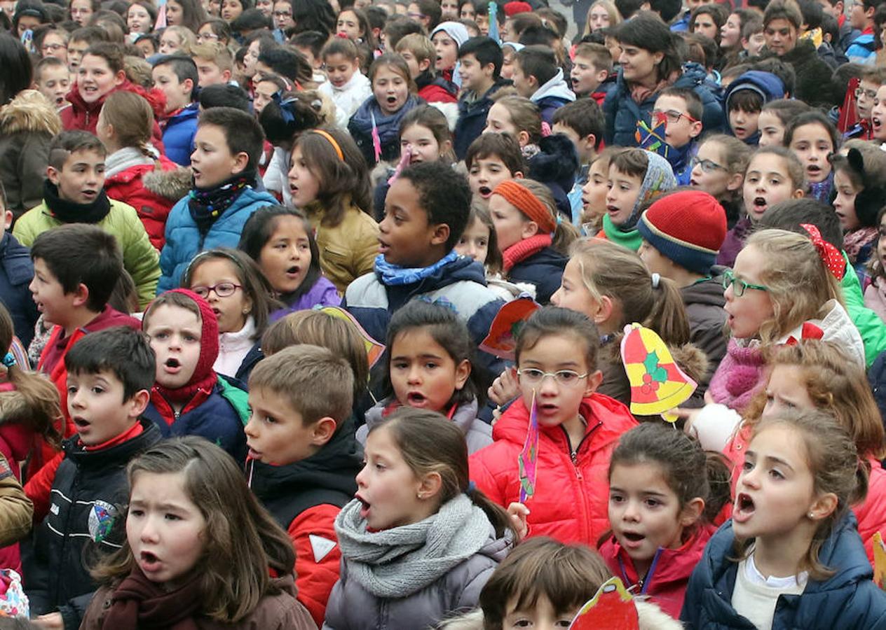 Los alumnos del colegio Claret de Segovia felicitan la Navidad