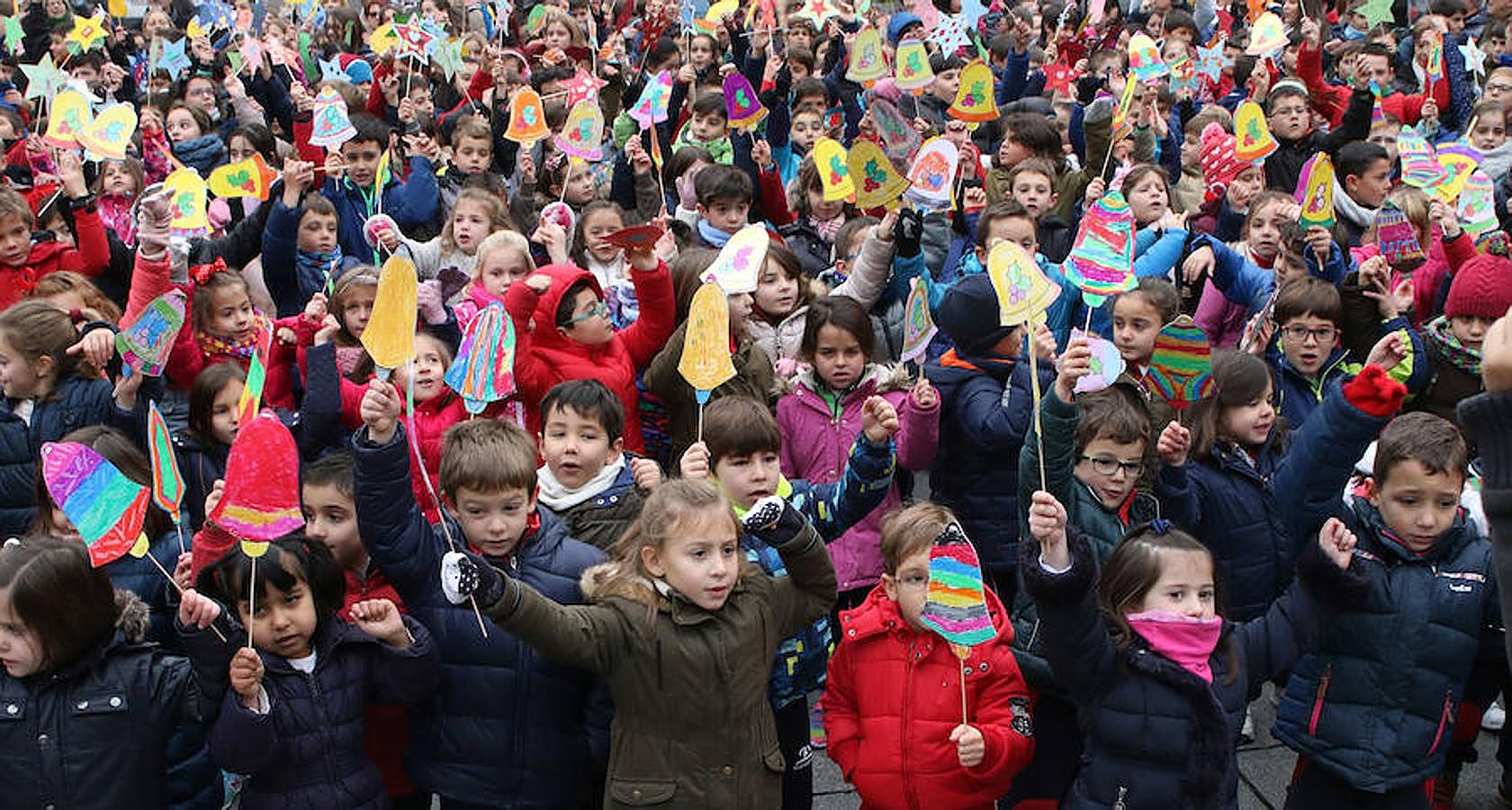 Los alumnos del colegio Claret de Segovia felicitan la Navidad