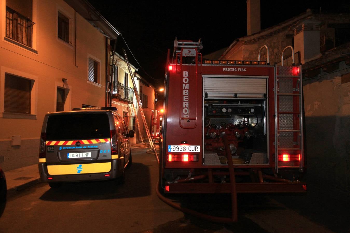 El fuego asola una casa en Zamarramala