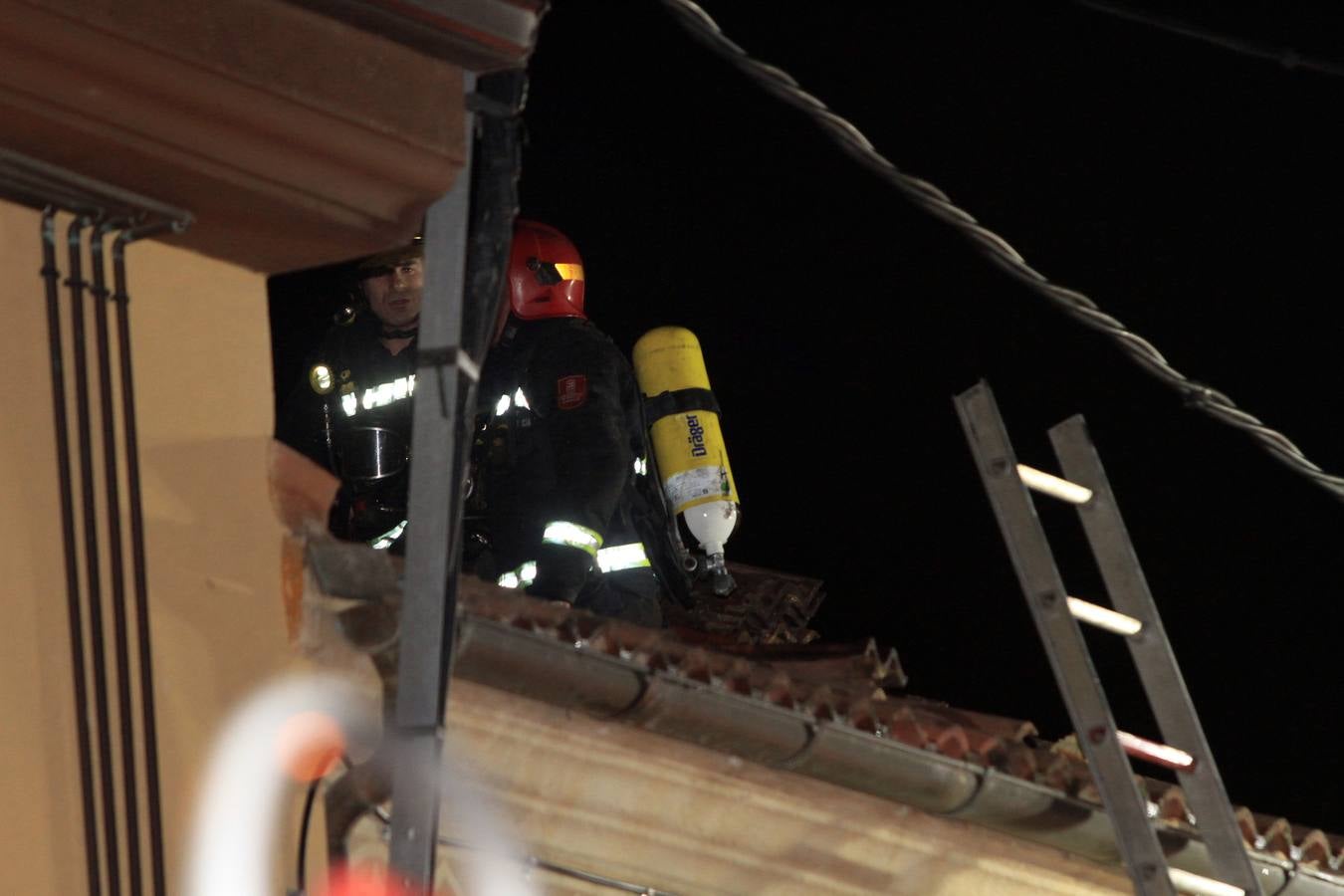 El fuego asola una casa en Zamarramala
