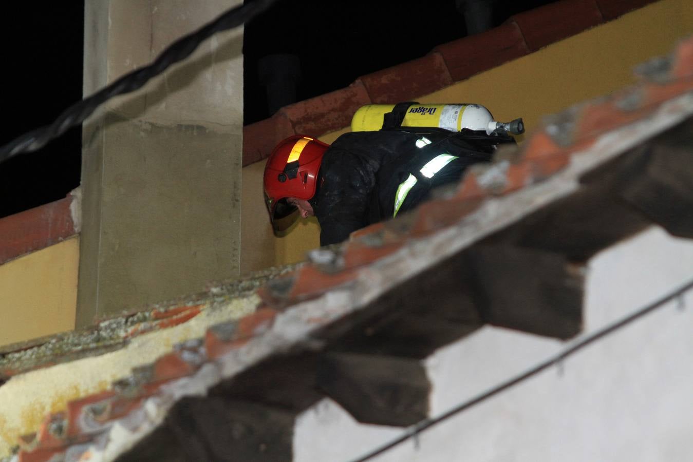 El fuego asola una casa en Zamarramala