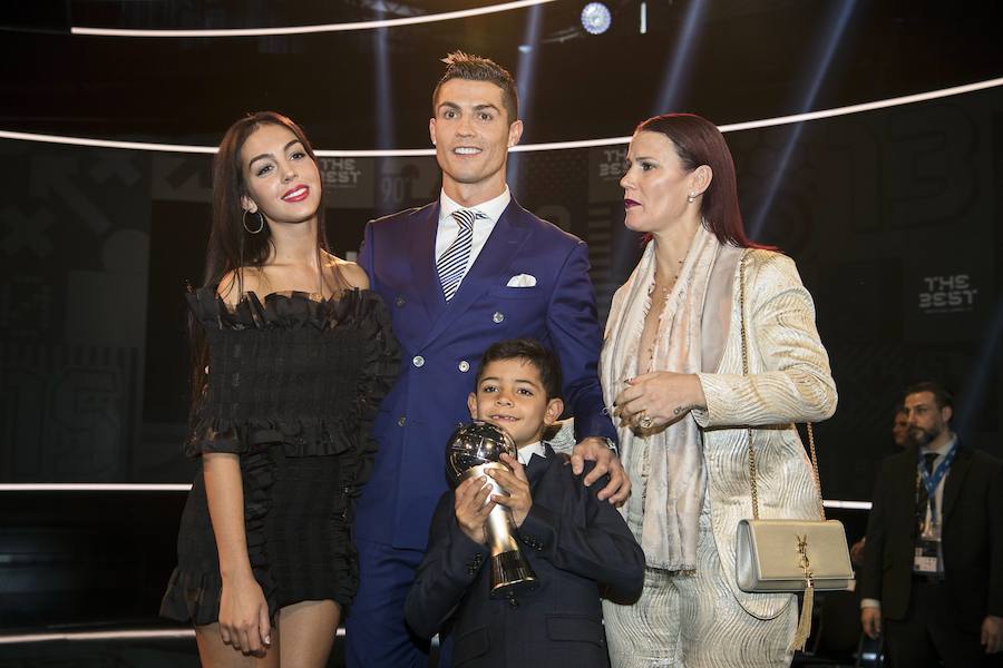 Cristiano presenta a su nueva novia, Georgina Rodríguez, en la gala &#039;The Best&#039;