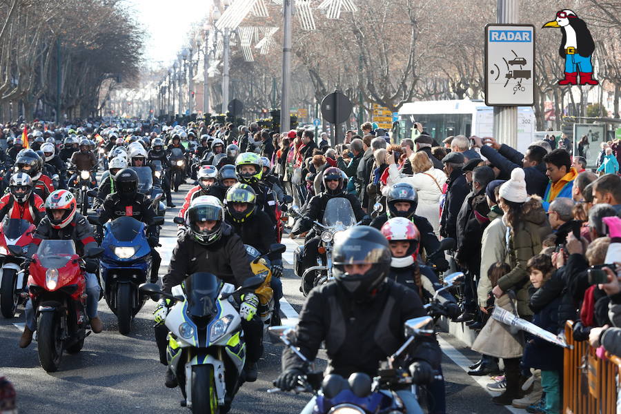 Ambiente en el desfile de banderas de Pingüinos en Valladolid (Fotos 2)