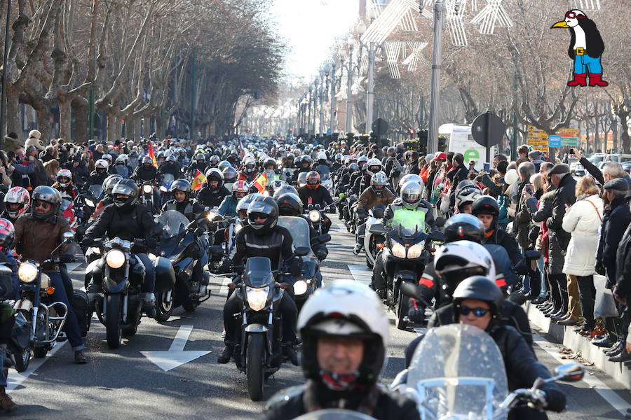 Ambiente en el desfile de banderas de Pingüinos en Valladolid (Fotos 2)