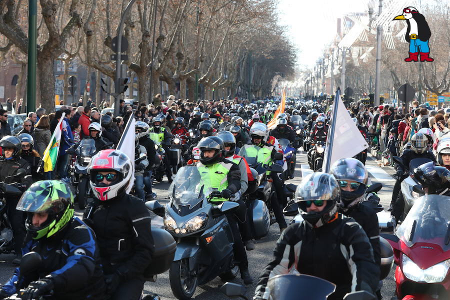 Ambiente en el desfile de banderas de Pingüinos en Valladolid (Parte 3)