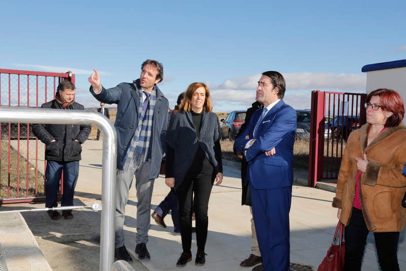 El consejero de Fomento y Medio Ambiente visita las localidades de Villarramiel, Paredes de Nava y Fuentes de Nava