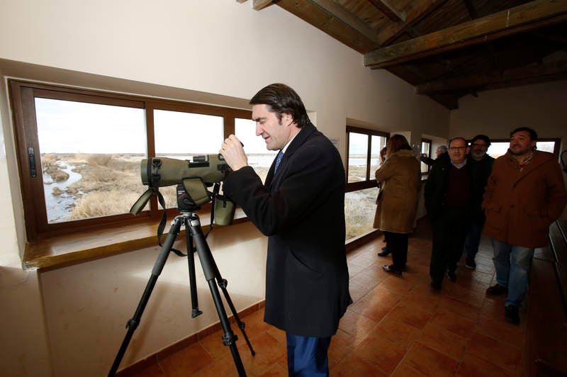 El consejero de Fomento y Medio Ambiente visita las localidades de Villarramiel, Paredes de Nava y Fuentes de Nava