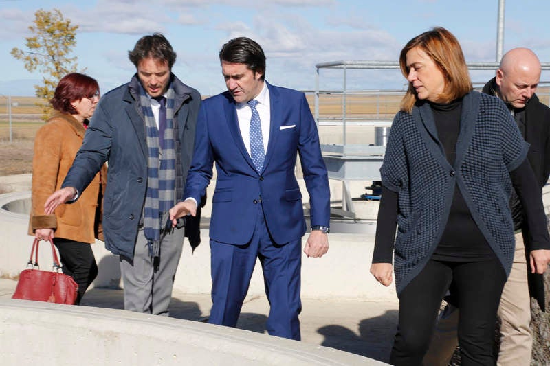 El consejero de Fomento y Medio Ambiente visita las localidades de Villarramiel, Paredes de Nava y Fuentes de Nava