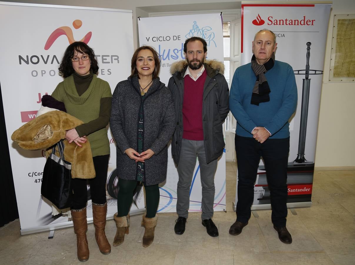 La abogada Rosa Fernández; la secretaria provincial del PSOE, Miriam Andrés; el abogado Óscar Bilbao y Jesús Guerrero, procurador del PSOEen las Cortes.