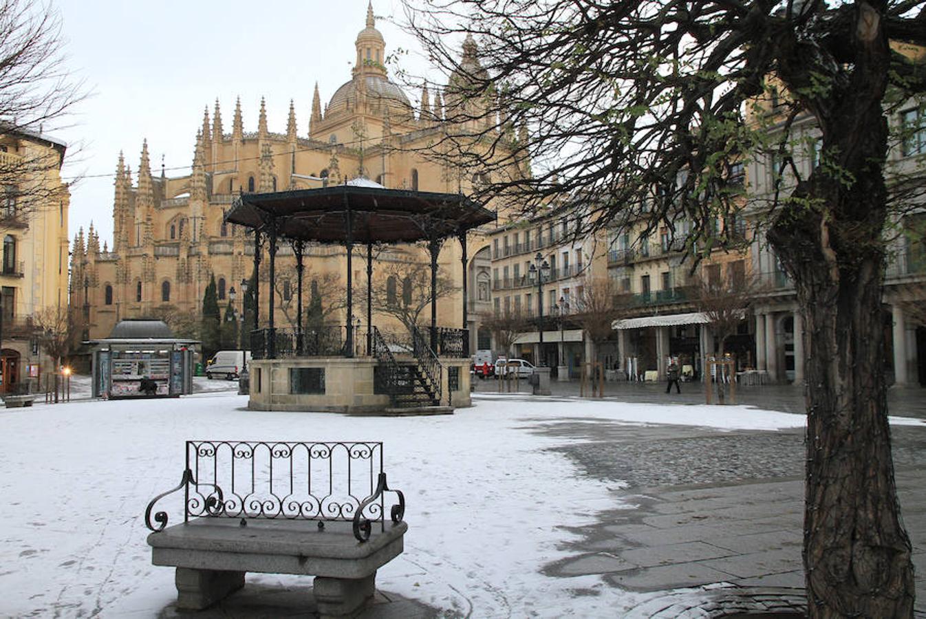 Nieve en Segovia capital y La Granja