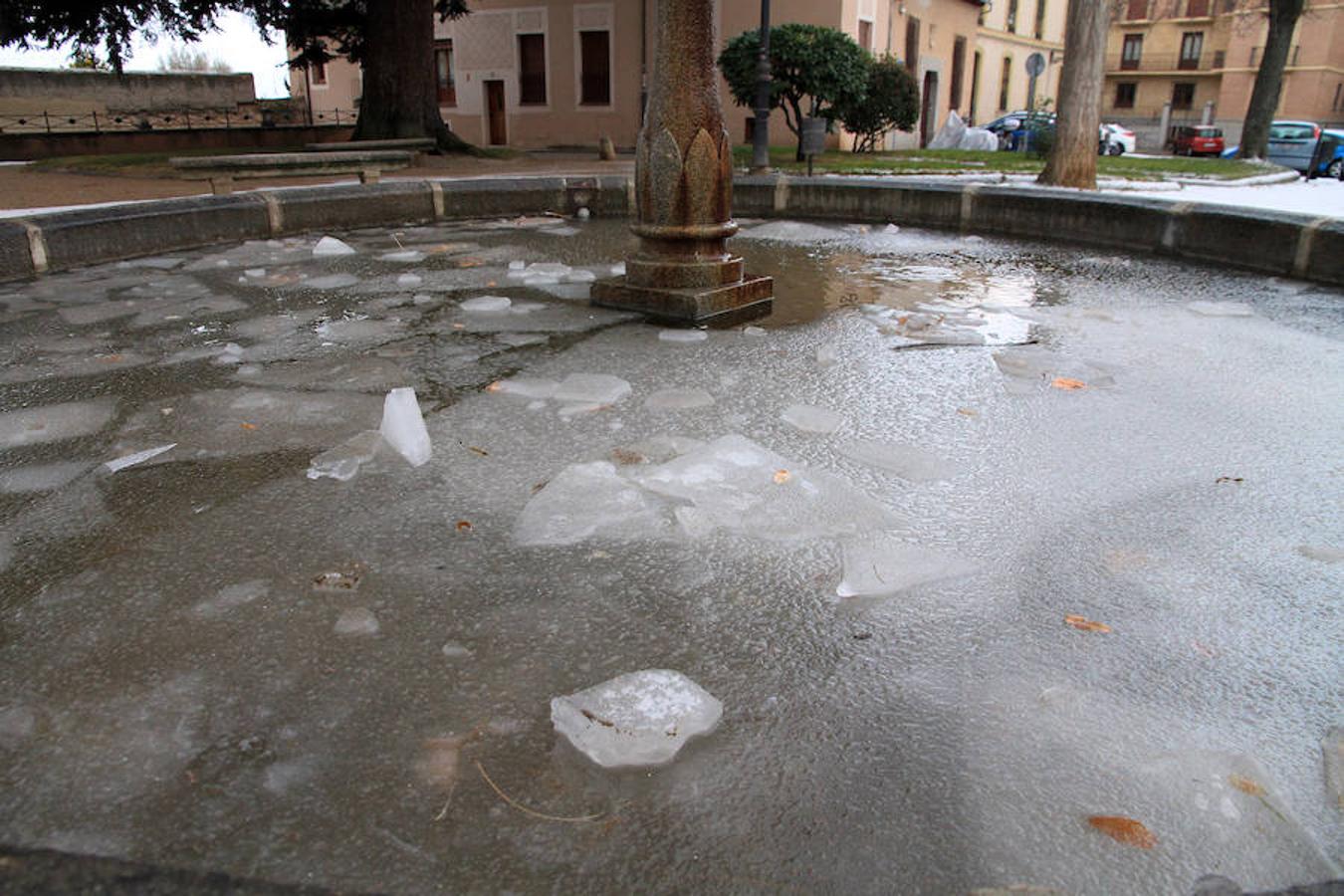 Nieve en Segovia capital y La Granja