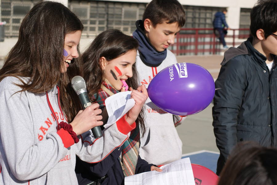 Manifestación de los niños del colegio San Agustín en contra de los cierres de Lauki y Dulciora