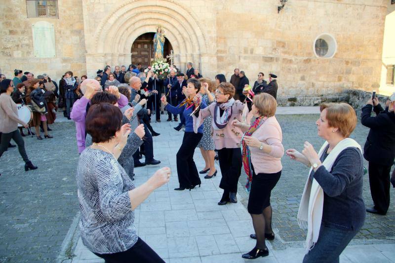 Celebración en Cevico Navero (Palencia) de su día grande en honor a la Virgen de la Paz