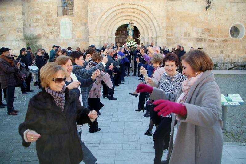 Celebración en Cevico Navero (Palencia) de su día grande en honor a la Virgen de la Paz