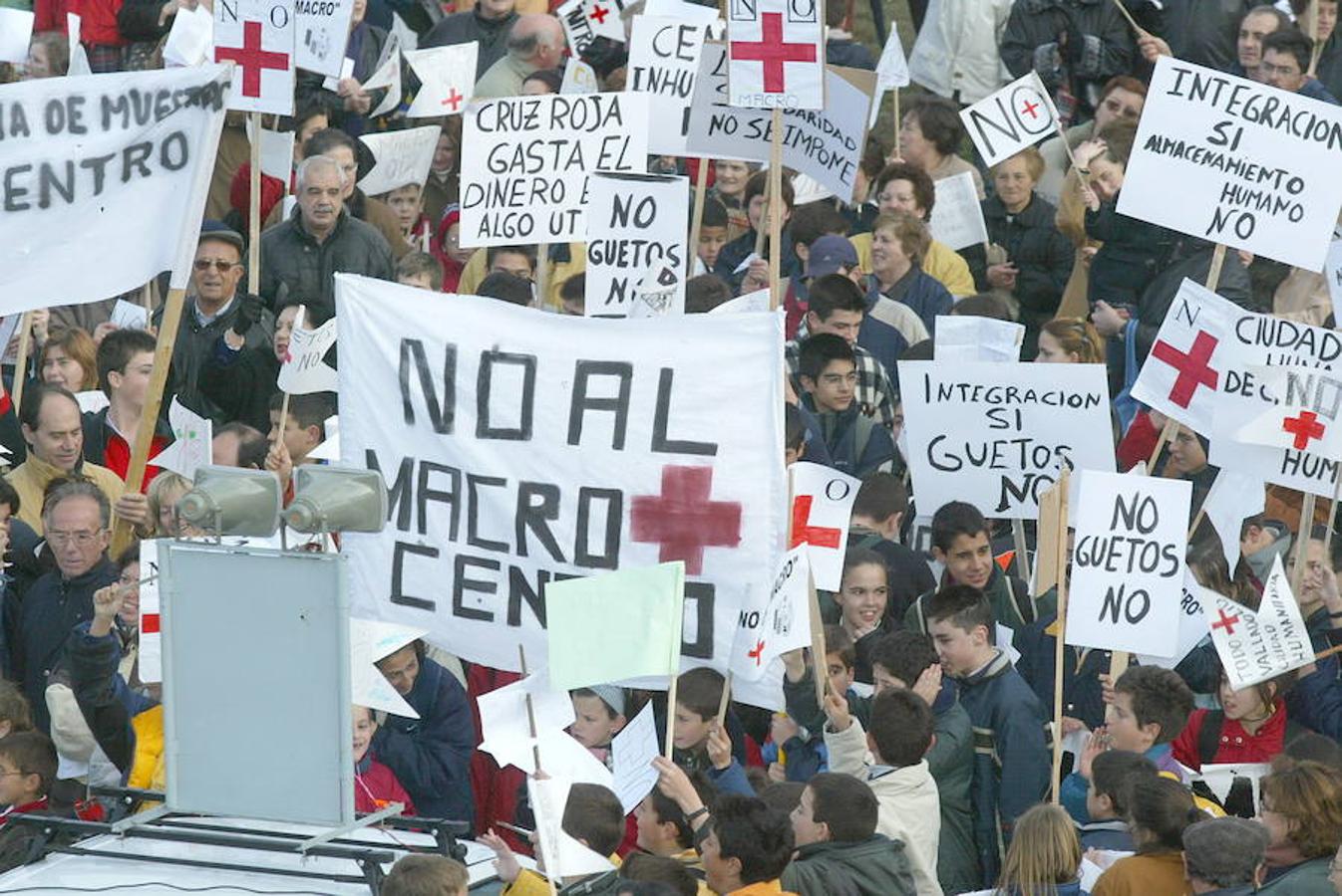 Así protestaban los vecinos contra el &#039;macrocentro&#039; de Cruz Roja en Girón en 2002