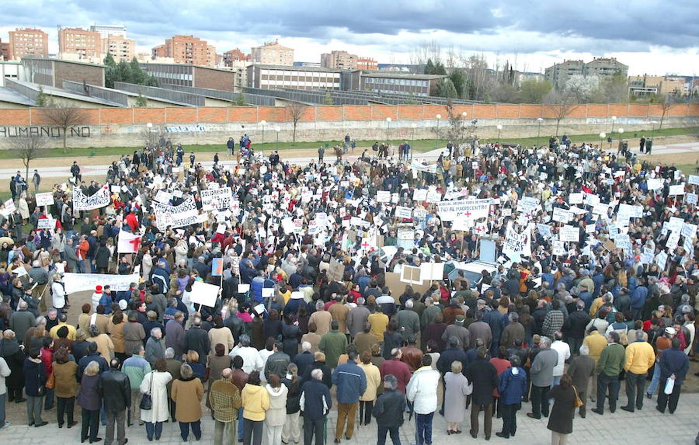 Así protestaban los vecinos contra el &#039;macrocentro&#039; de Cruz Roja en Girón en 2002