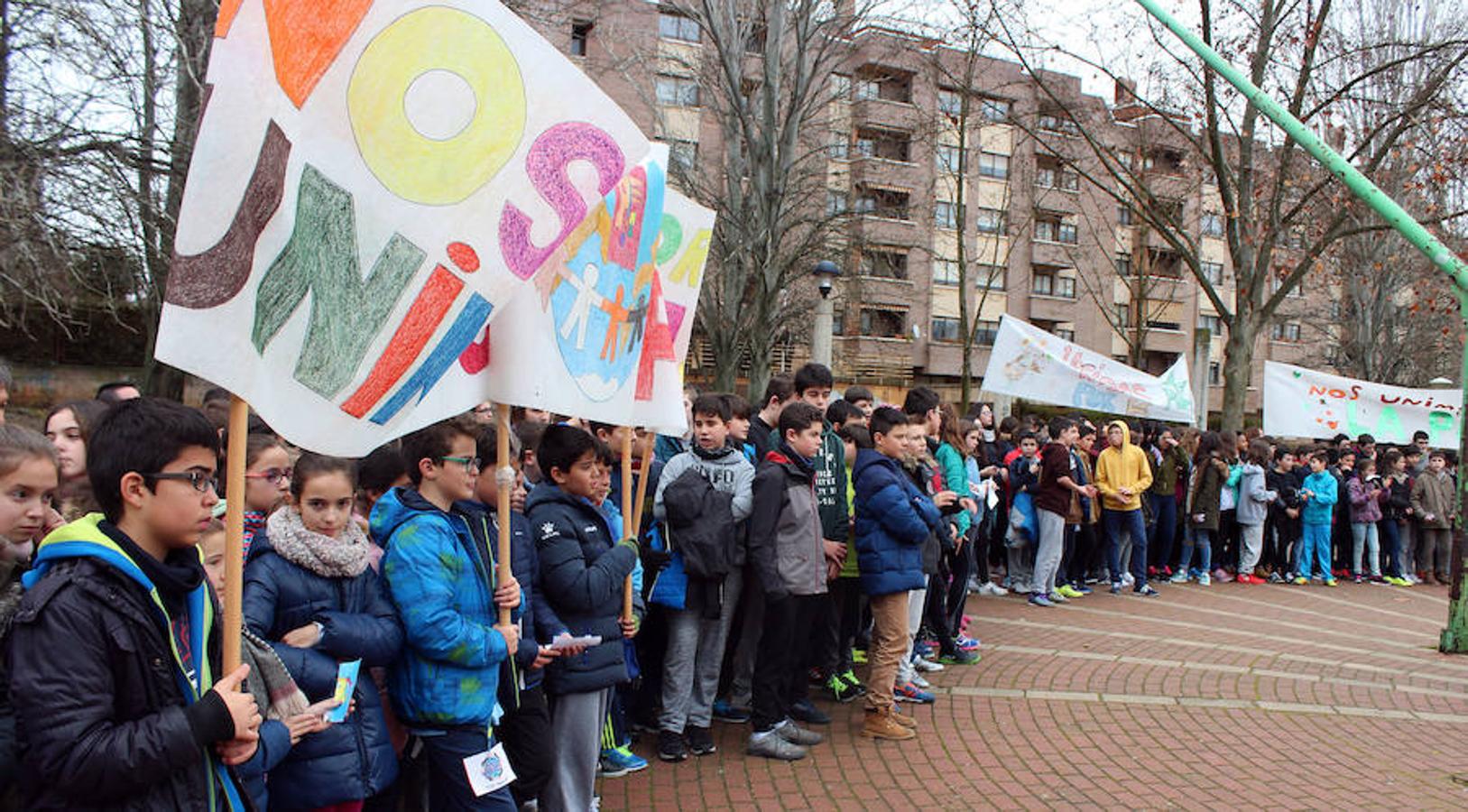 Alumnos del IES Parquesol celebran el Día de la Paz en El Parque del Reloj