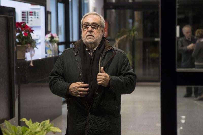 Diversas personalidades acuden al tanatorio para despedirse de Eugenio García del Pozo, padre de la ministra de Agricultura