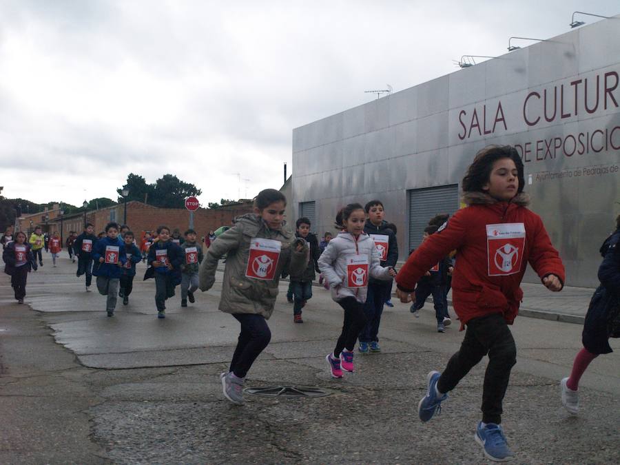 Carrera solidaria con motivo del Día de la Paz en el CEIP Virgen de Sacedón de Pedrajas de San Esteban.