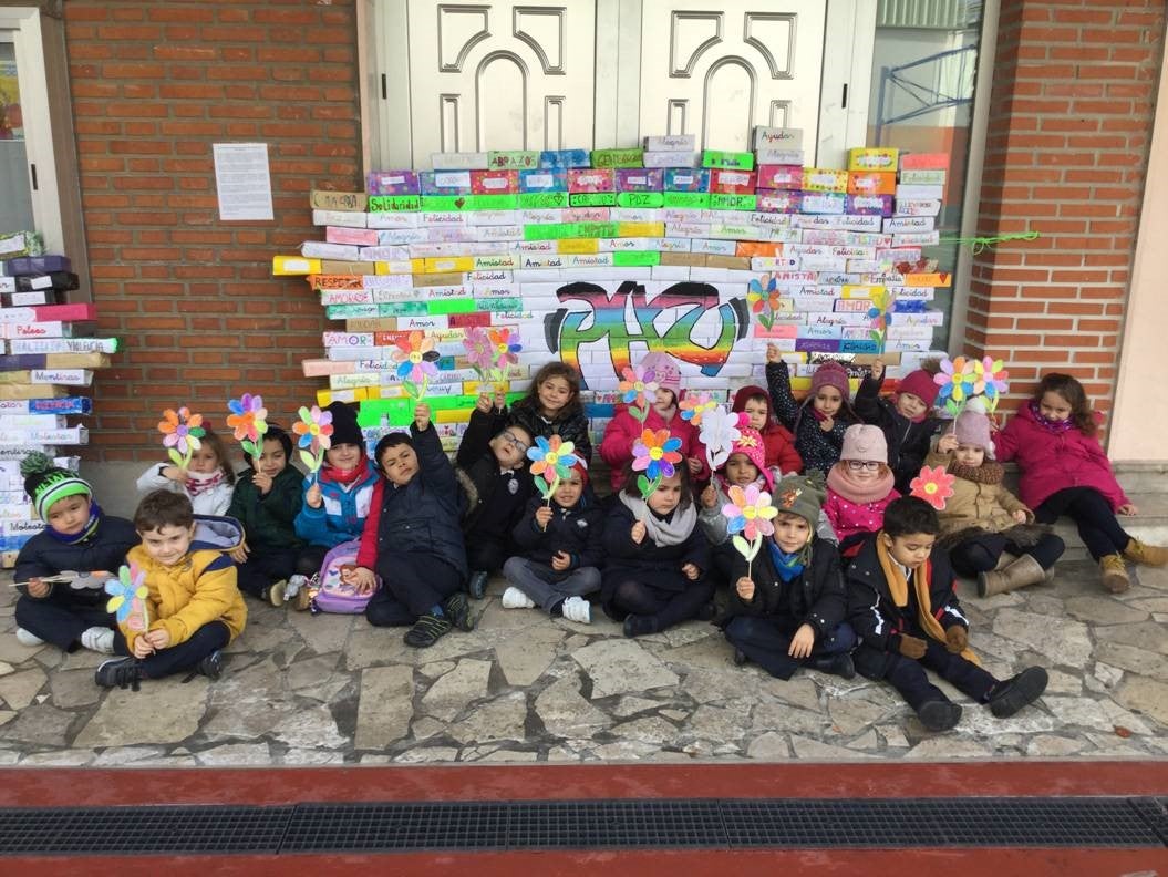 Día de la Paz en el Colegio Virgen Niña.