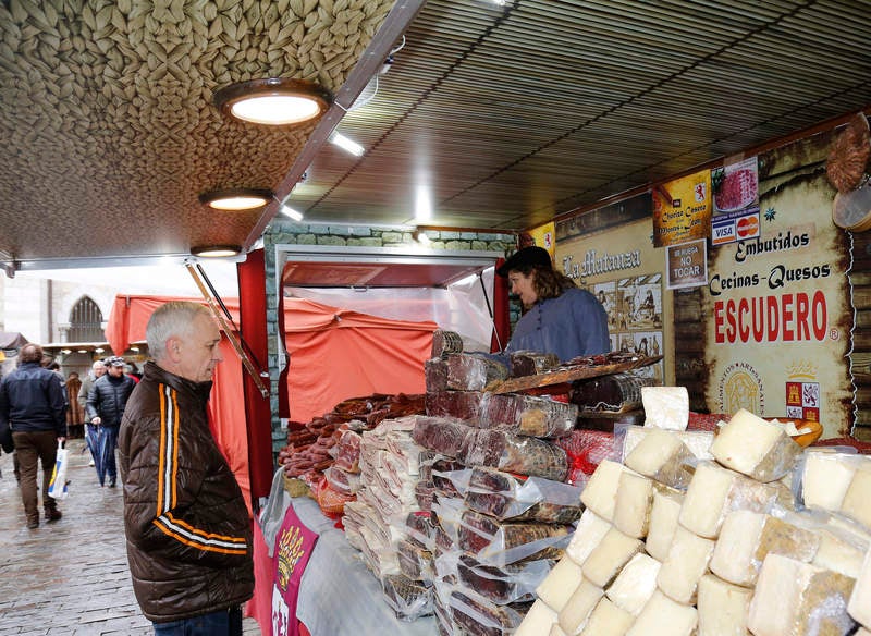Mercado Tradicional de las Candelas en la Plaza Mayor de Palencia
