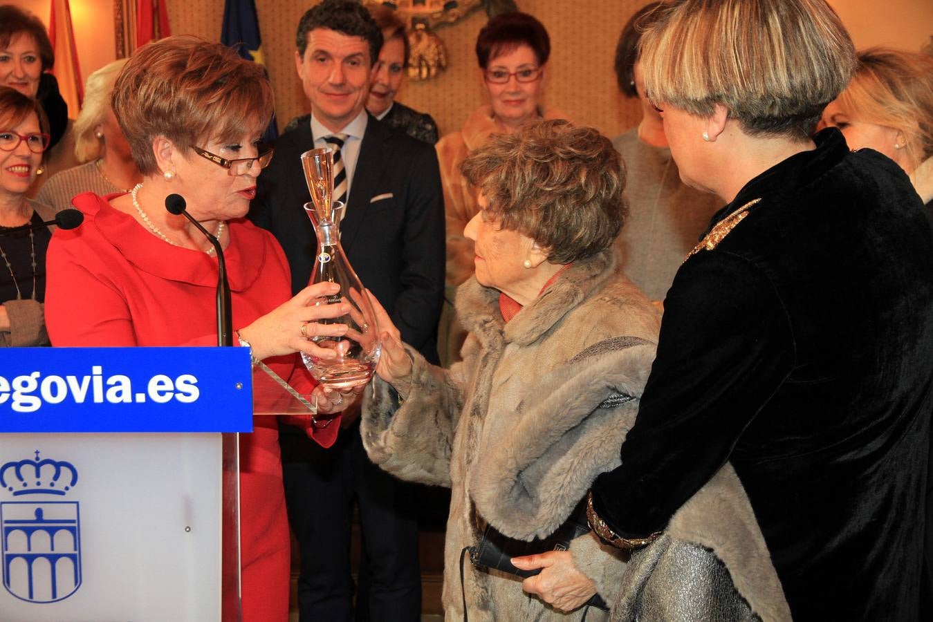 La Asociación de Amas de Casa y Consumidores María del Salto de Segovia rinde homenaje a su fundadora