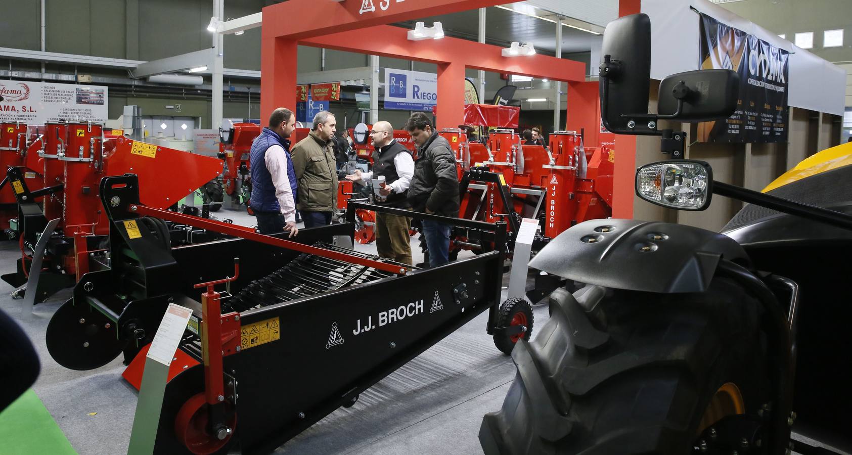 La ministra de Agricultura, Isabel García Terjerina, inaugura en Valladolid la Feria Agraria
