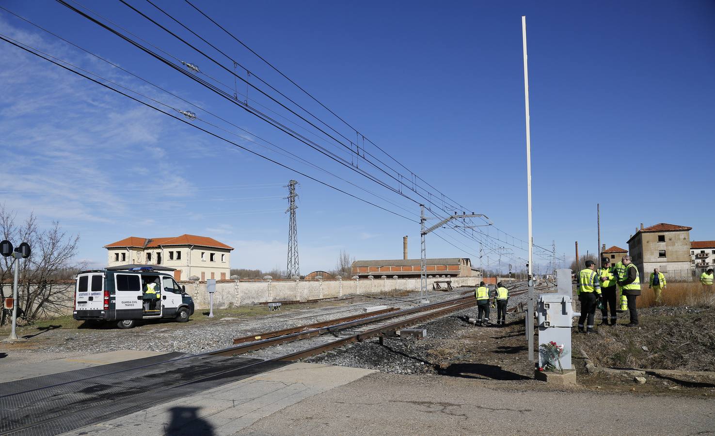 Paso a nivel de Monzón de Campos (Palencia) donde dos jóvenes fueron arrollados por un Alvia