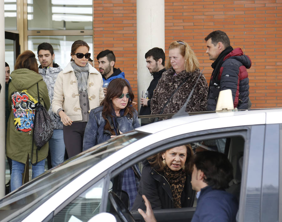 Famosos y personalidades arropan a las familias de los jóvenes arrollados por el tren en Palencia