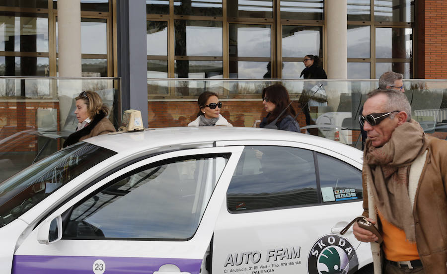 Famosos y personalidades arropan a las familias de los jóvenes arrollados por el tren en Palencia