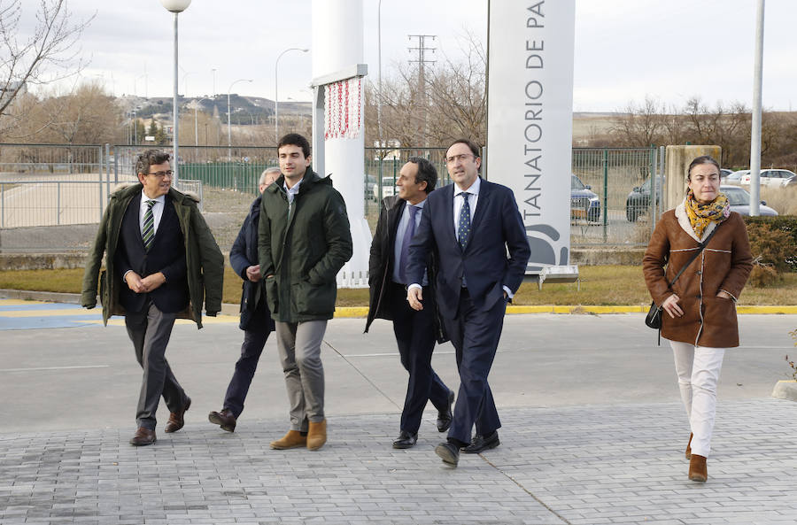 Famosos y personalidades arropan a las familias de los jóvenes arrollados por el tren en Palencia